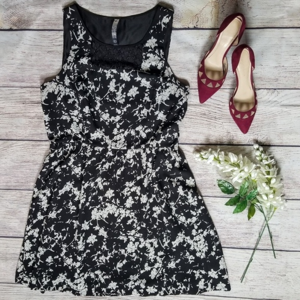 Kensie Black and White Floral Lace Insert Dress